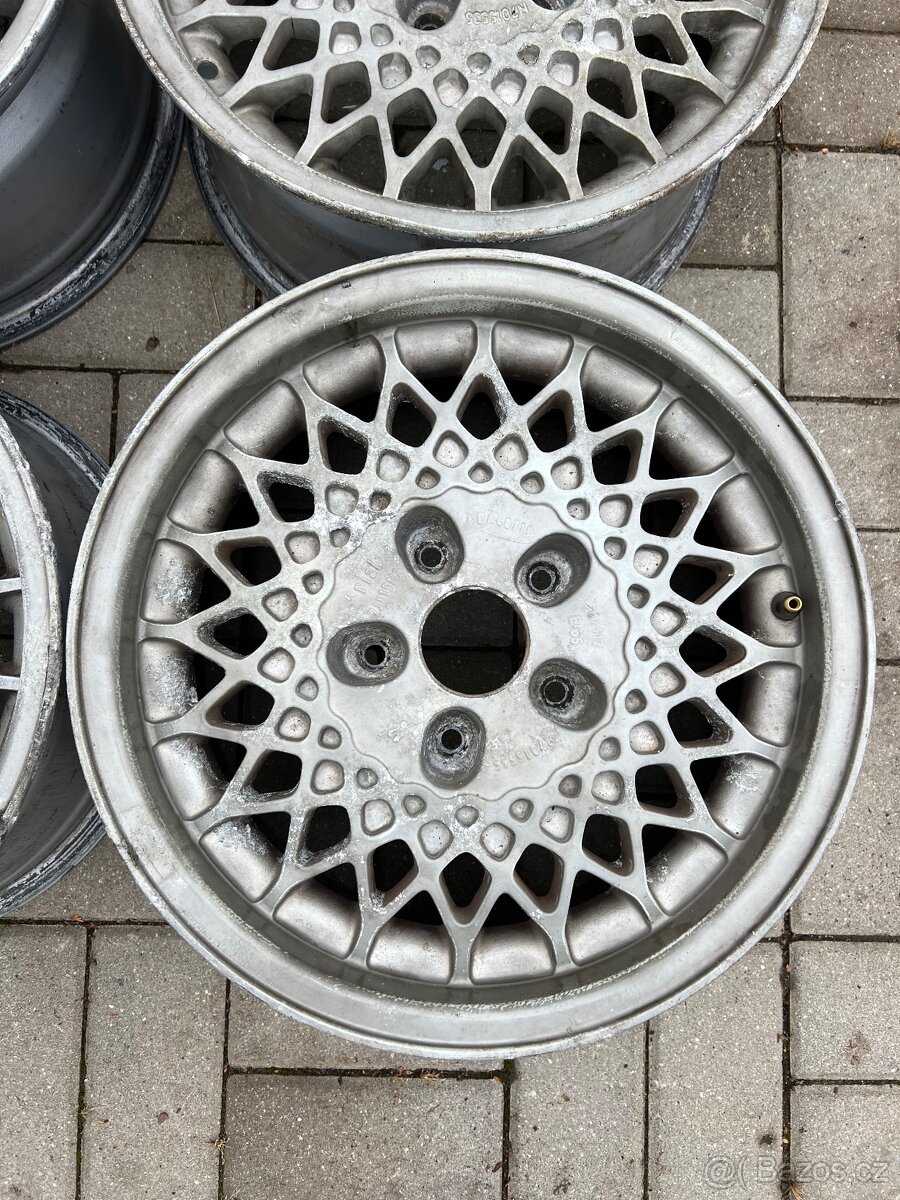 Prodám alu kola RIAL Mesh R15 - PAVUČINY - 7