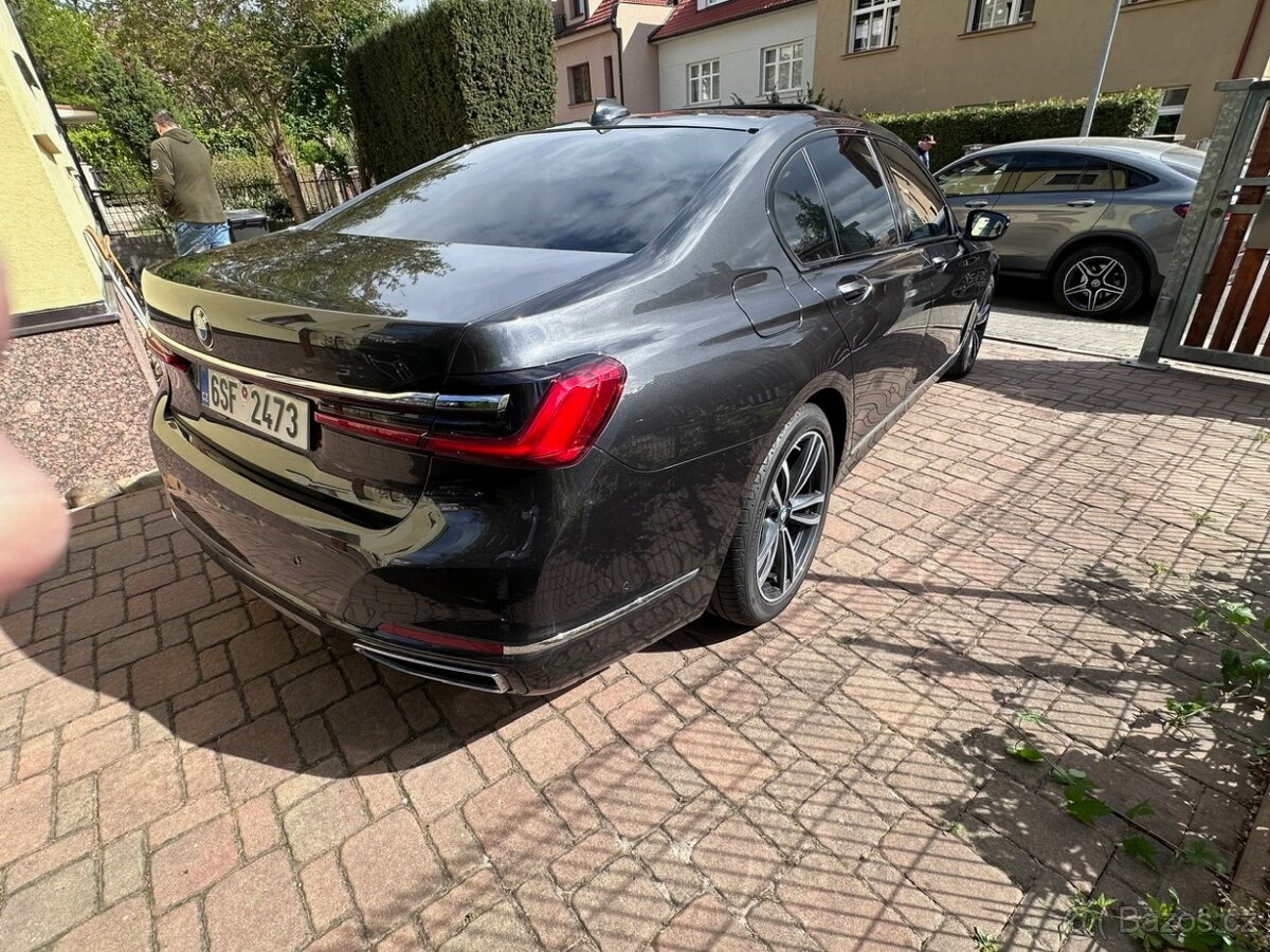 BMW 750i panorama,headuo 75tkm odpočet DPH - 7