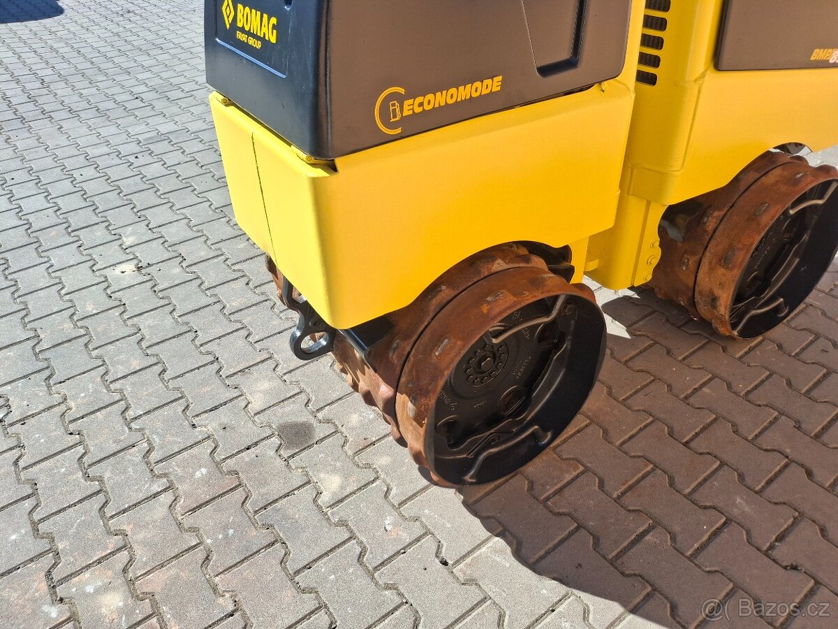 Vibrační válec ježkový Bomag BMP8500 - 7