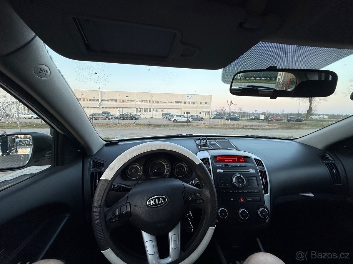 Kia Cee'd 1.4 2010 - 7