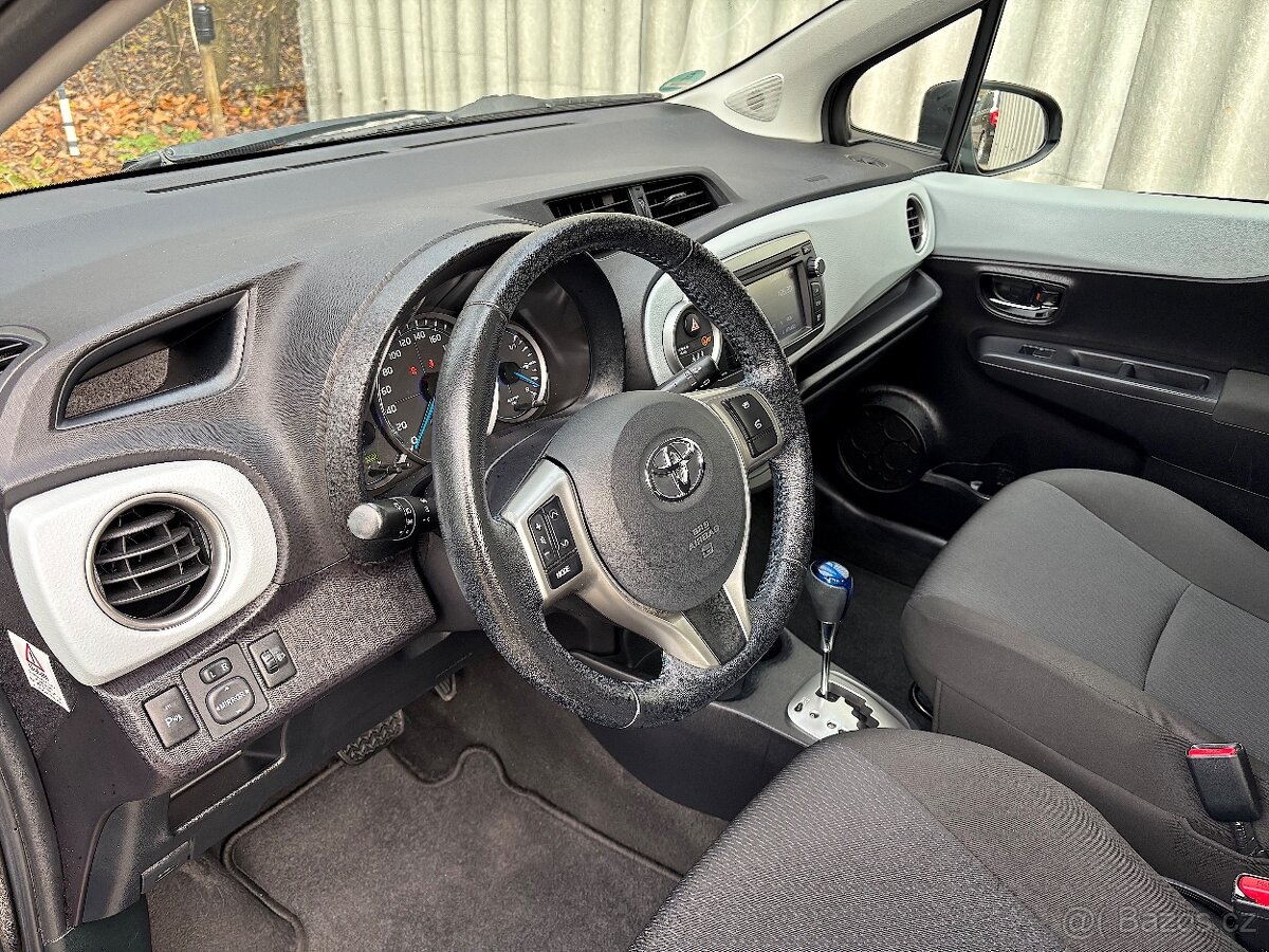 Toyota Yaris, 1.5 Hybrid PLNÝ SERVIS TOYOTA NEHAVAROVANÉ - 7