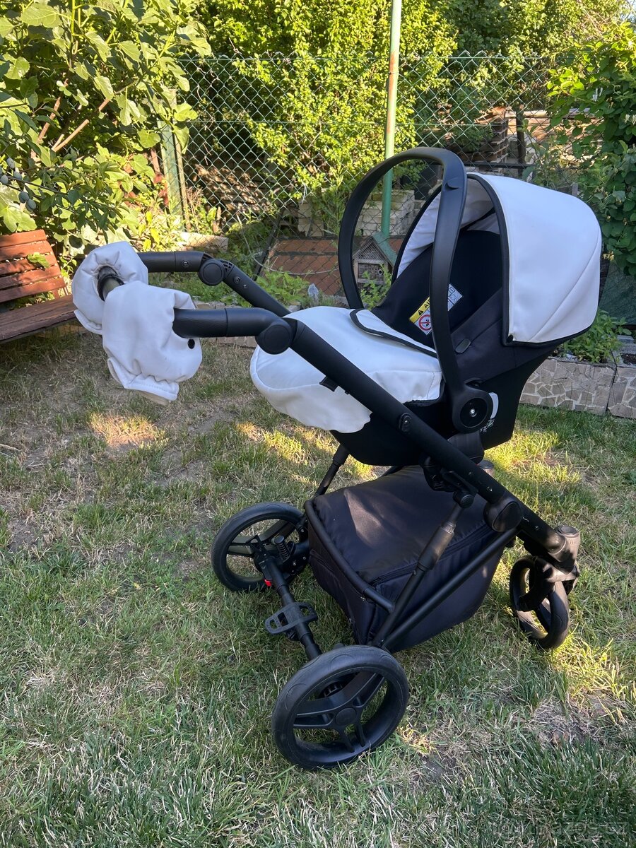 Kočárek + autosedačka s isofix základnou - 7