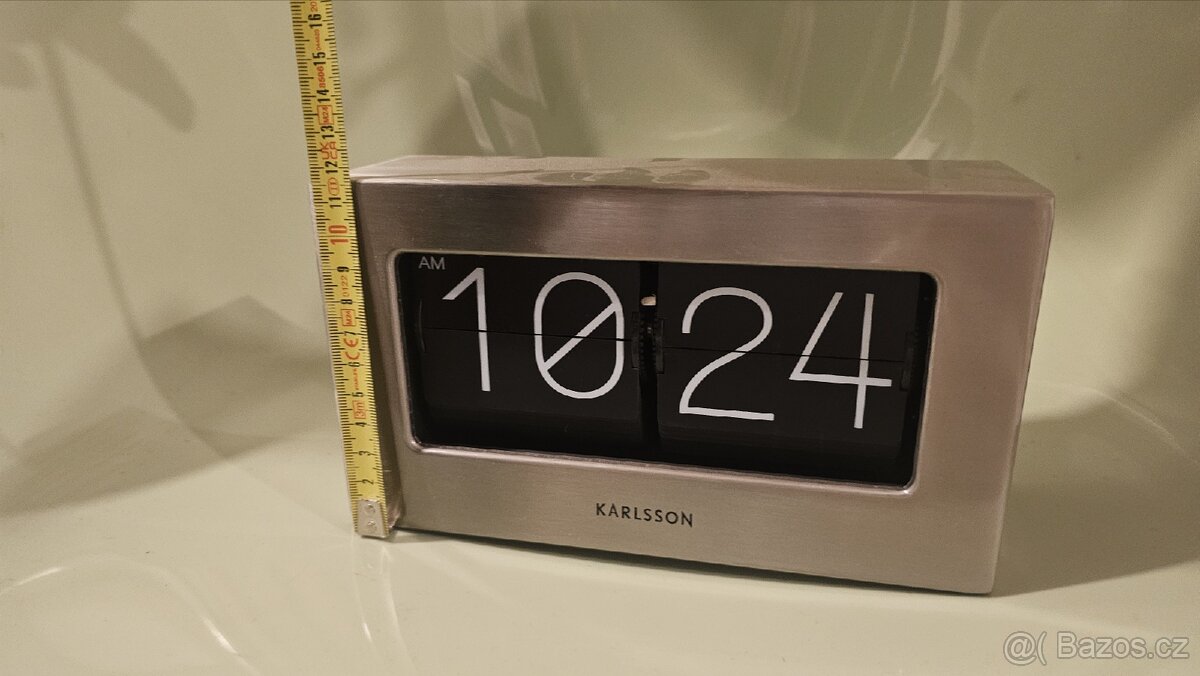 Překlápěcí hodiny Karlsson Boxed Flip
- 7