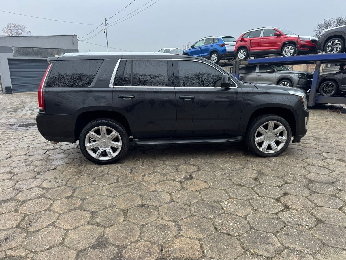 Cadillac Escalade - 7