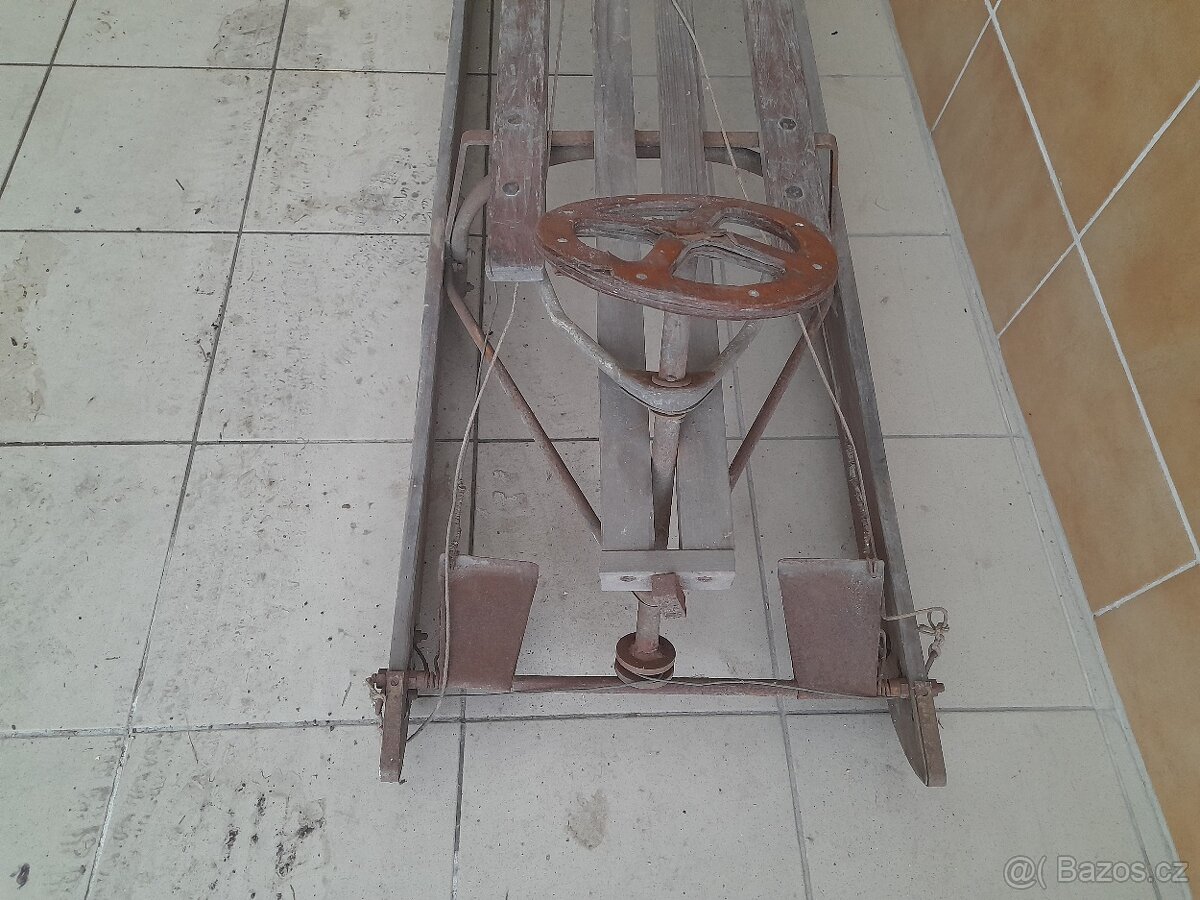 Staré sáně s volantem - 7