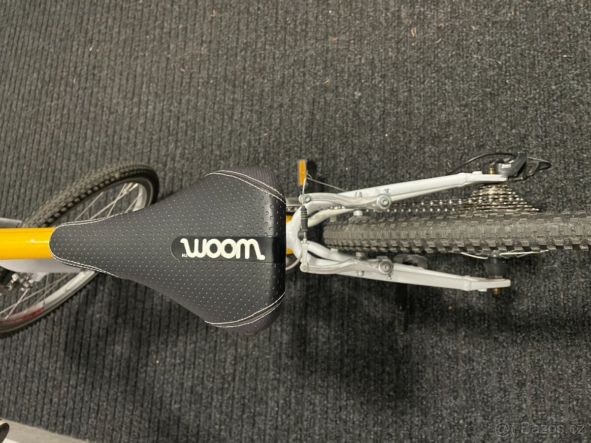 Woom 4 žluté se stojánkem - 7