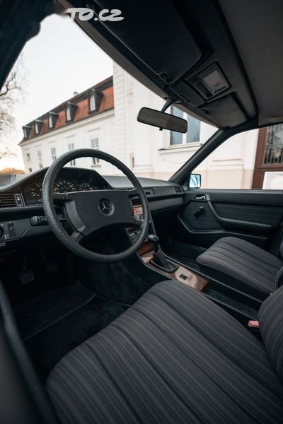 MERCEDES-BENZ 124 97KW - 7
