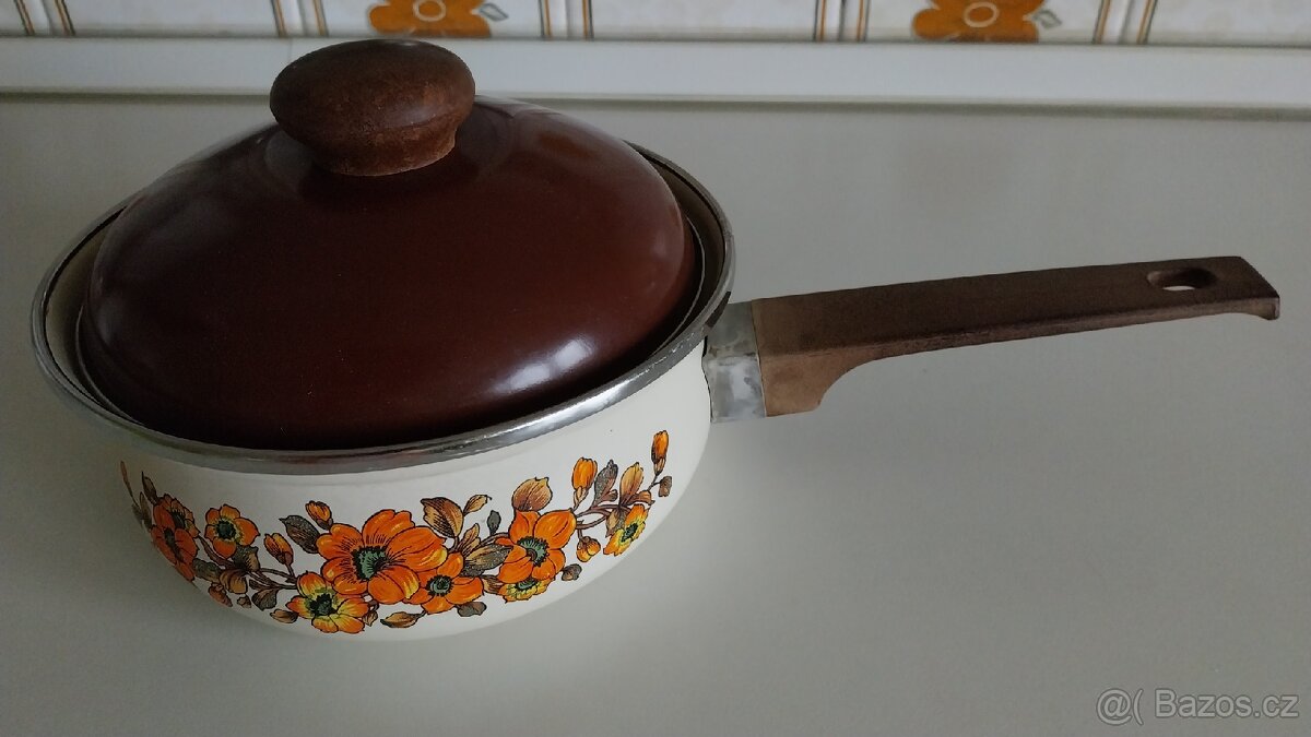 Nádobí: smaltované hrnce,hliníkové nádobí - 7