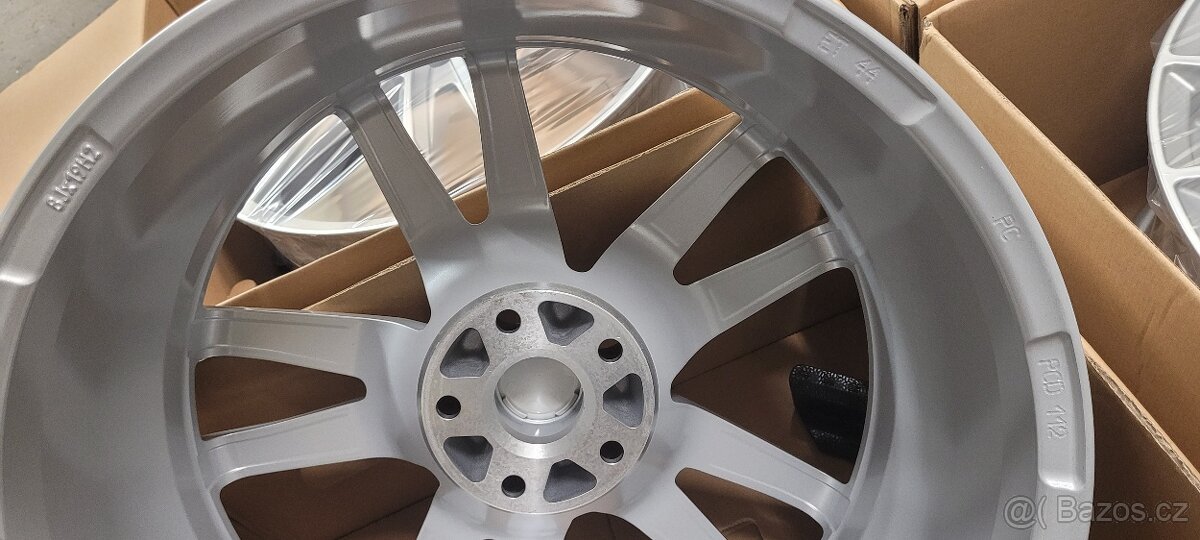 Škoda Superb 3,4, alu 19',NOVÉ, 8x19 et44 - 7