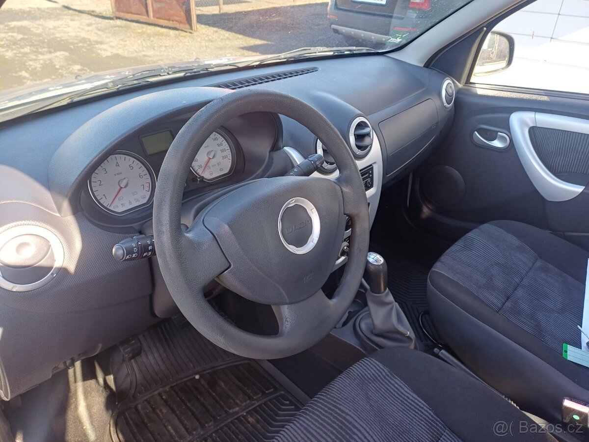 Dacia sandero 1.6 Laureate - 7