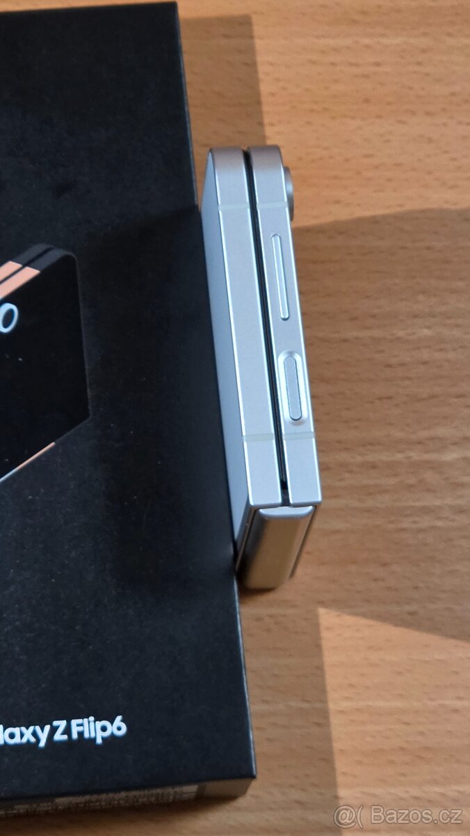 Samsung Flip 6 - 7