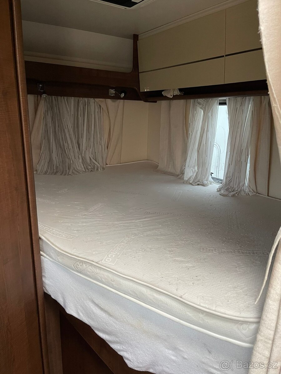 Obytný vůz alkovna XGO - 7