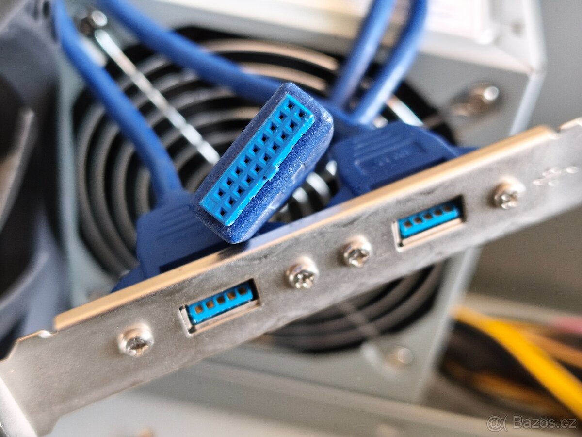 PC skříň (case) Chieftec se zdrojem a kolečky - 7