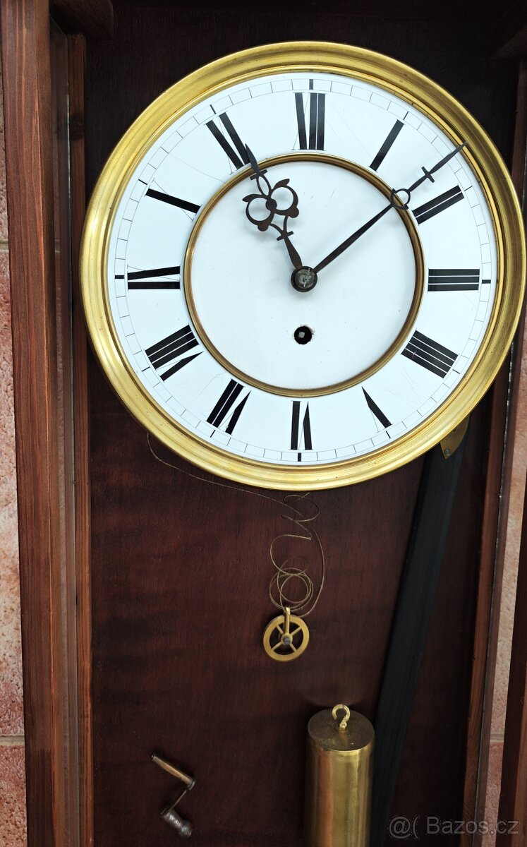 krásné zdobené vyřezávané jednozávažové hodiny - 7