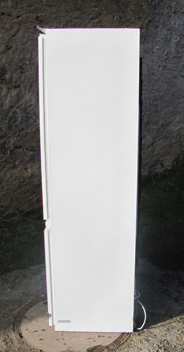 VESTAVNÁ CHLADNIČKA S MRAZNIČKOU ELECTROLUX - A++ - 178cm - 7