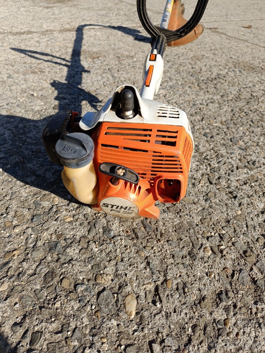 Prodám křovinořez zn. Stihl FS 38, nefunkční - 7
