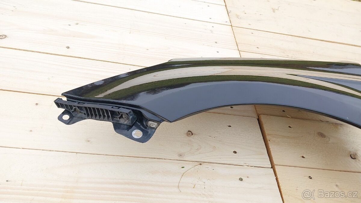 HYUNDAI i20 Blatník LP černý - 7