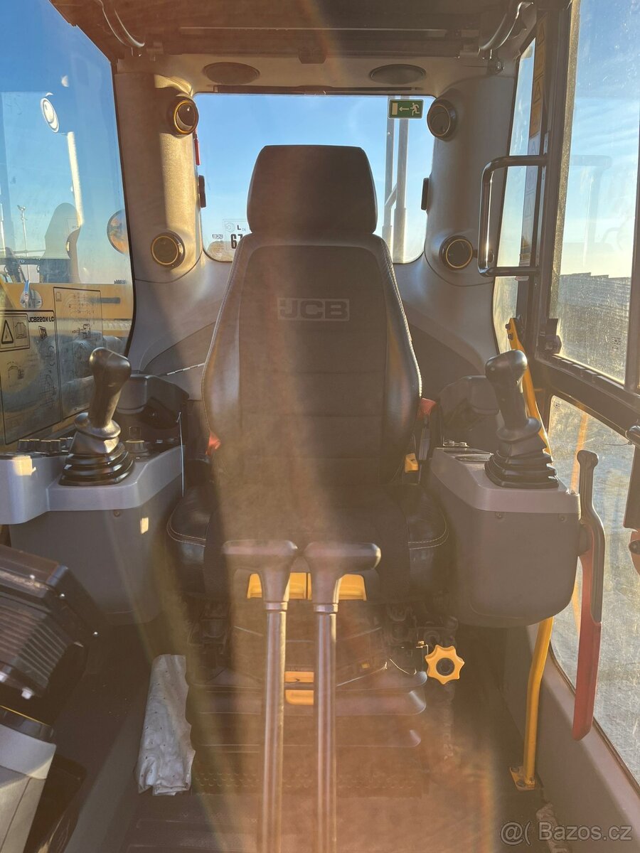 Pásové rypadlo JCB 220X LC - 7