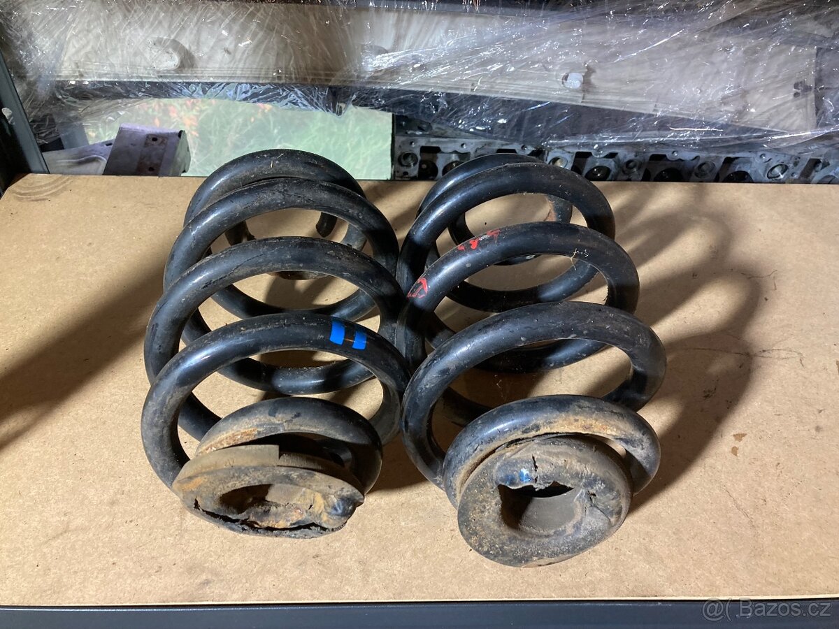 Náhradní Díly Transporter Caravelle T5 - 7