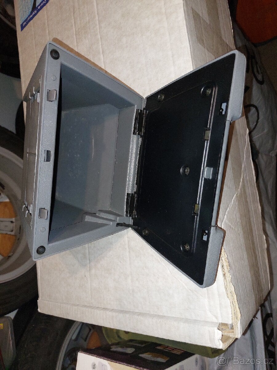 Škoda Felicia - Středový panel s díly - 7