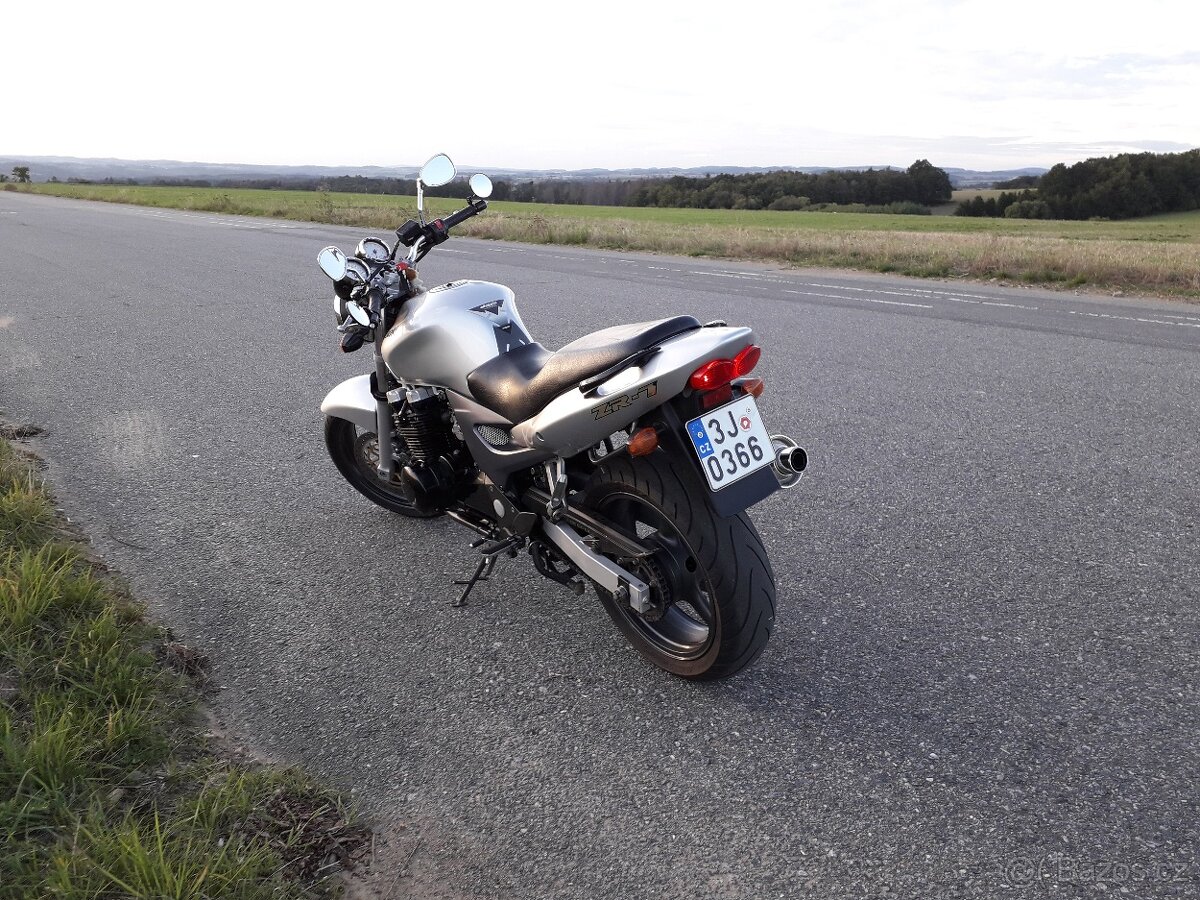 Kawasaki ZR 7 - 7
