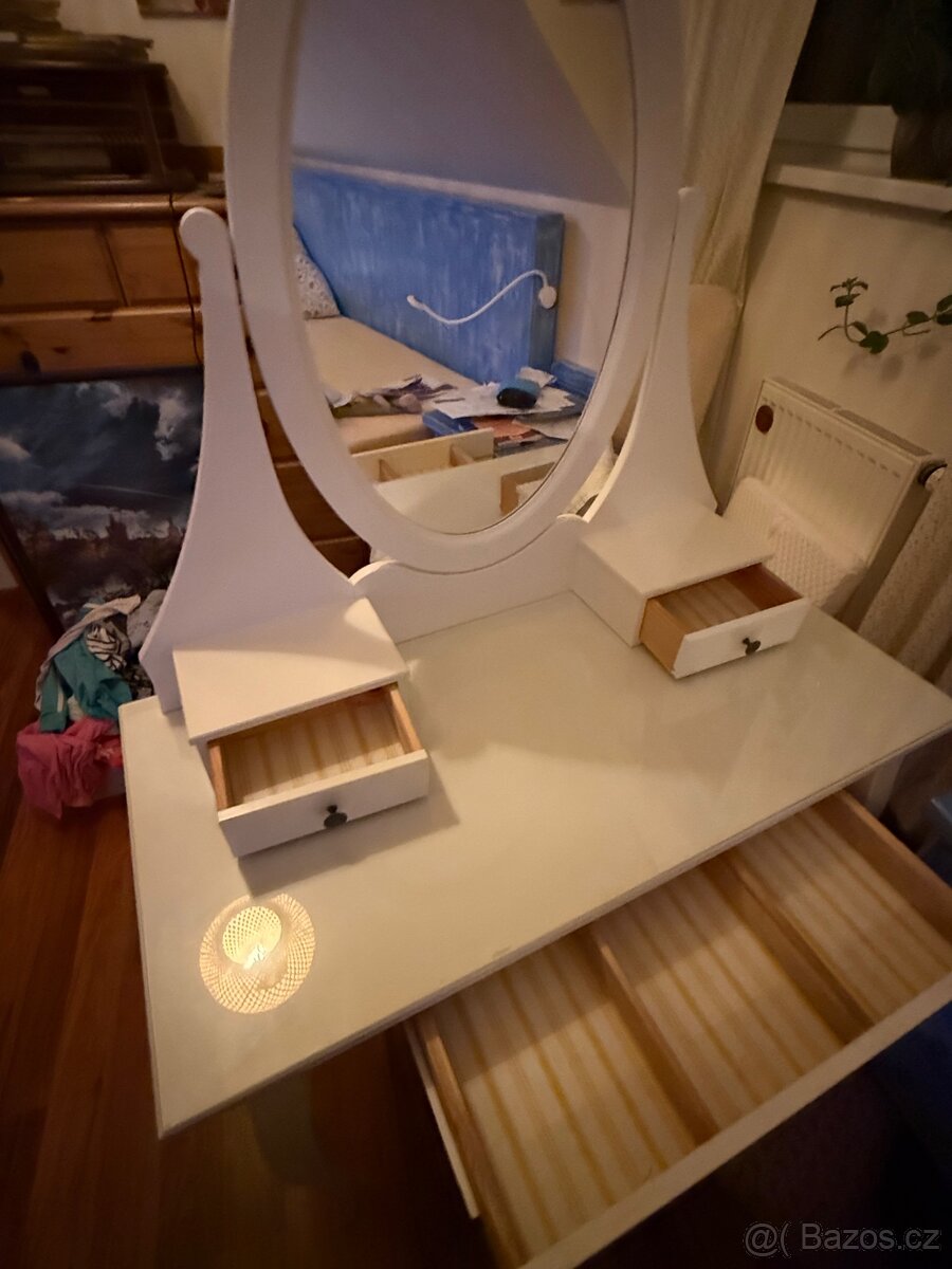 Toaletní stolek se zrcadlem - 7