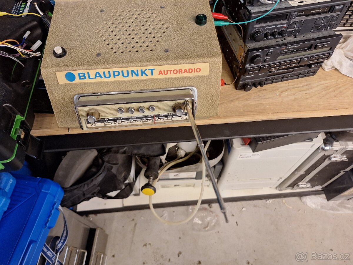 Blaupunkt stare autoradio v boxu. - 7