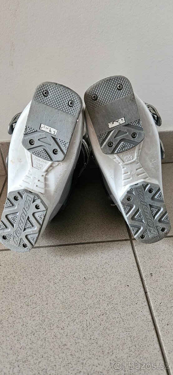 Použité dětské lyže Head 127cm + lyžáky+hulky - 7