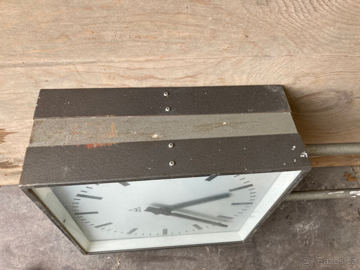 Hodiny PRAGOTRON oboustranné 2.000 kč - 7