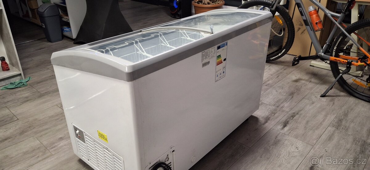 Pultový prosklený mrazák 214/330L - 7