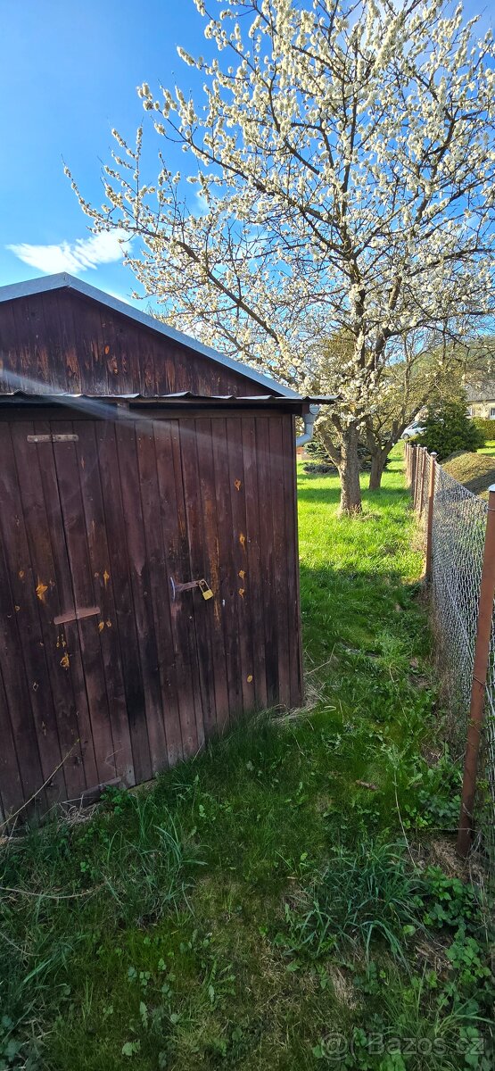 Zahrada s chatkou - 7