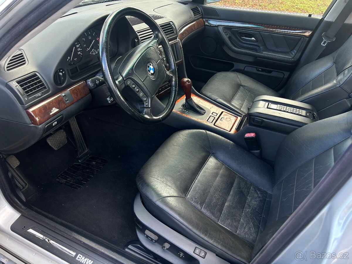 Bmw e38 740i facelift - 7