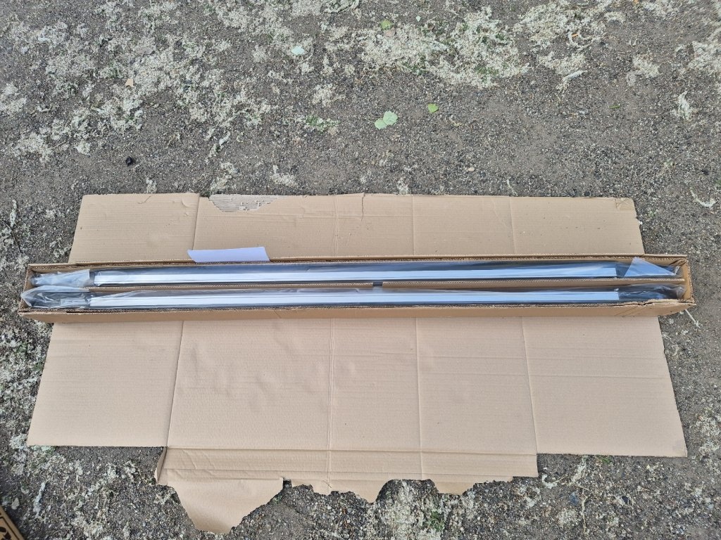 boční nášlapy + montážní příslušenství Renault Captur II 820 - 7