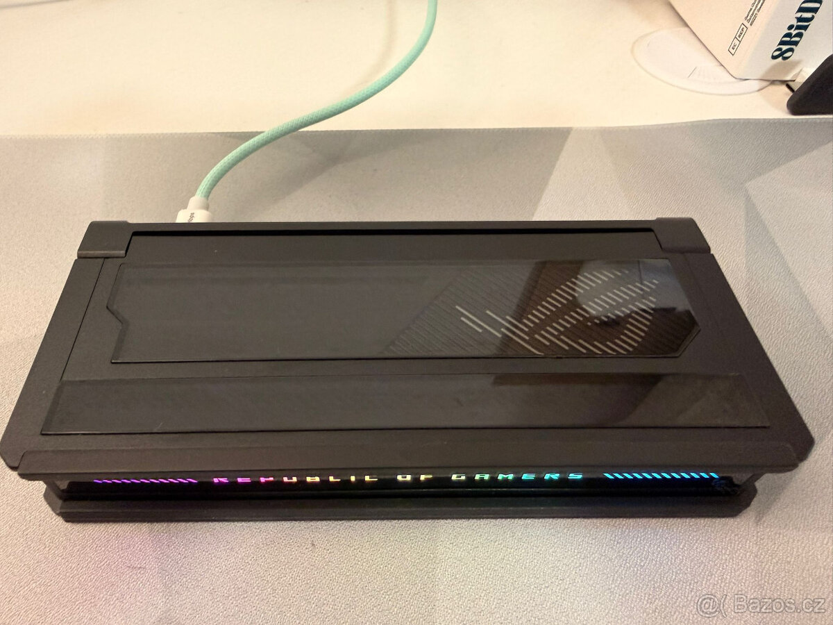 ASUS ROG Bulwark dokovací stanice - 7