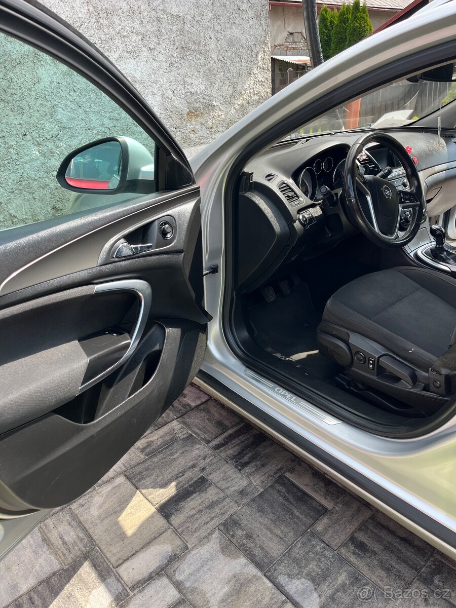 Opel Insignia sport TOURER 2.0 kombi rv 2011 - 7
