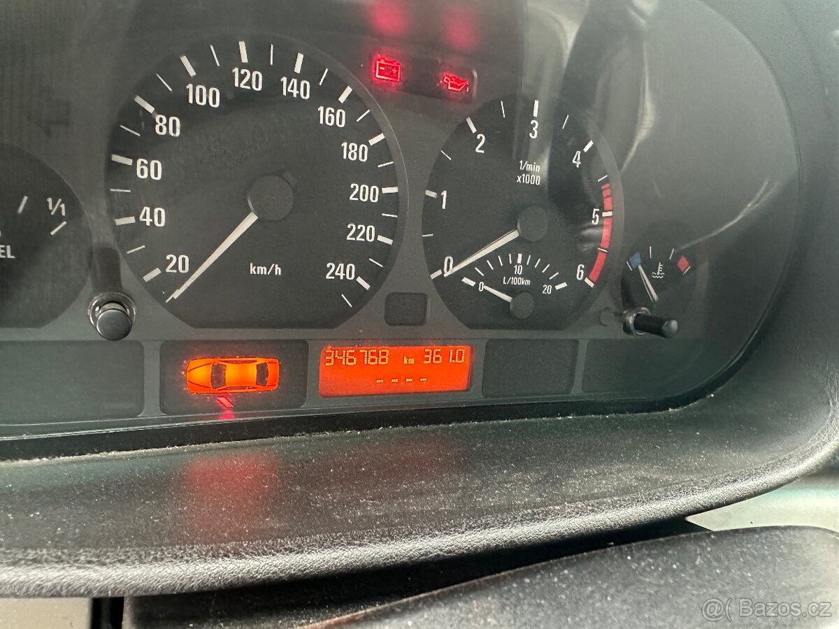 BMW E46 330d 135kW rok 2002 - 7