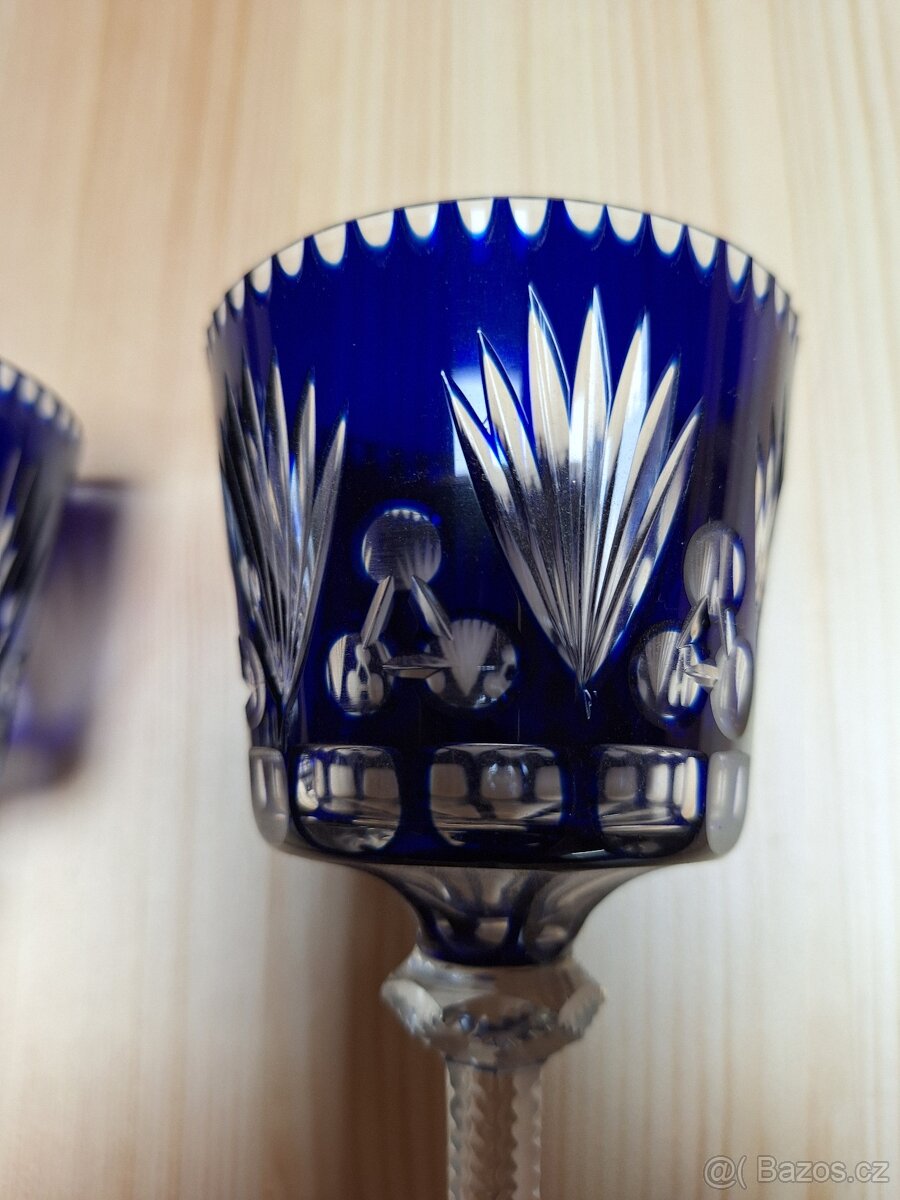 Dvě sklenice na víno broušené - 7