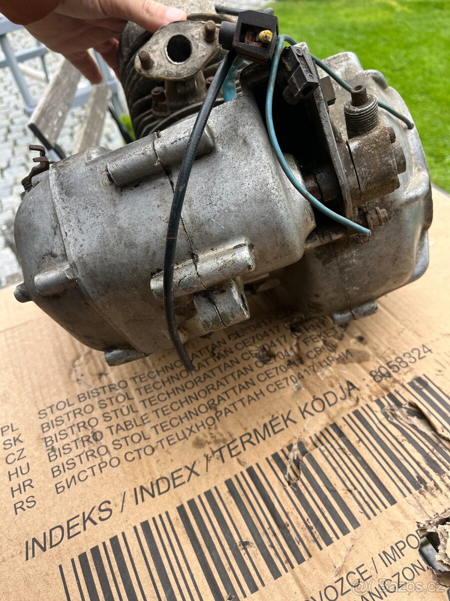 Prodám motor Manet 125 skůtr Tatran funkční - 7