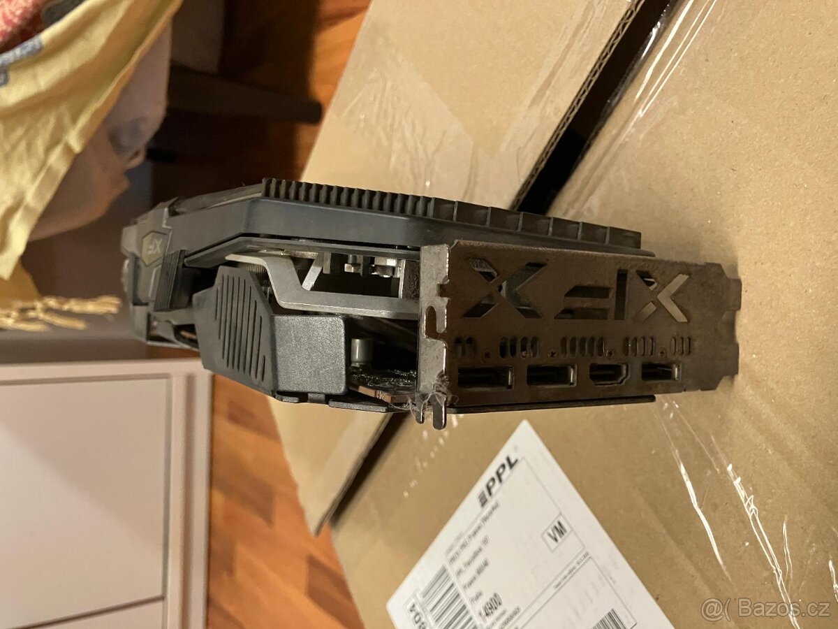 XFX Radeon RX 5700 XT RAW II 8GB GDDR6 - 7