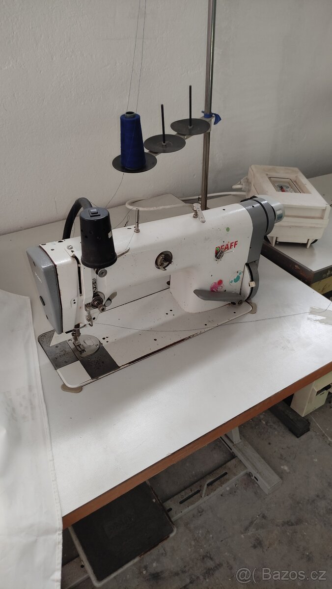Průmyslový šicí stroj PFAFF s velkým stolem - 7