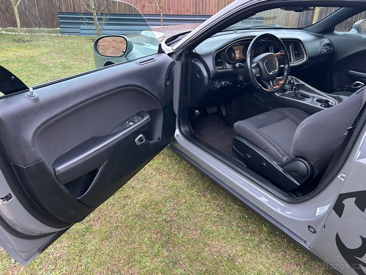 Dodge Challenger - 7