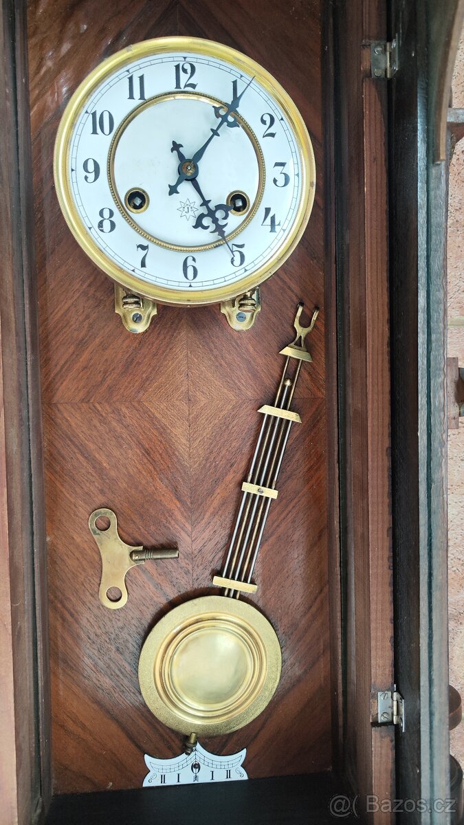 Luxusní bohatě vyřezávané a zdobené starožitné pérovky - 7