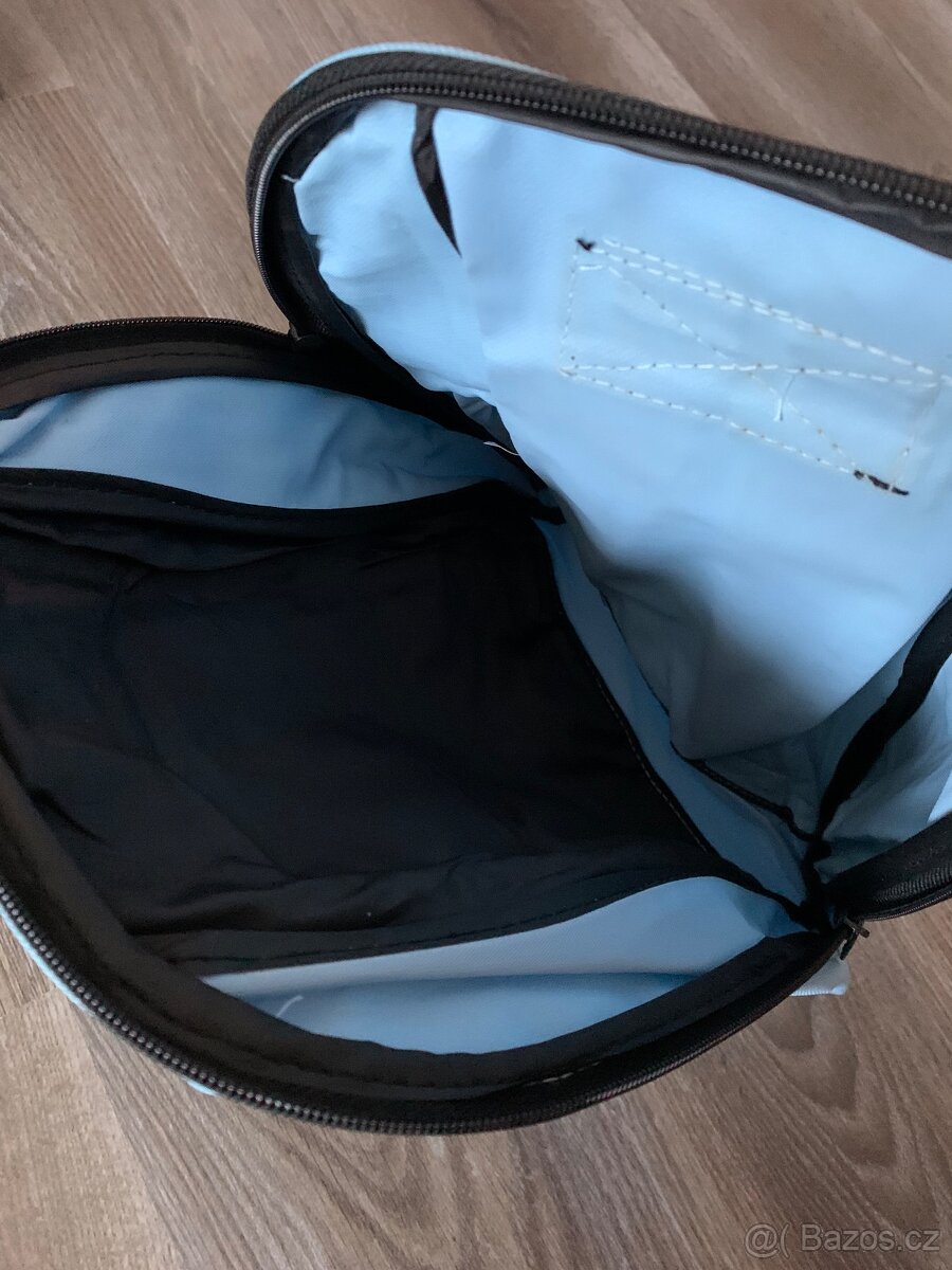 Nový černý batoh s bílým - 7