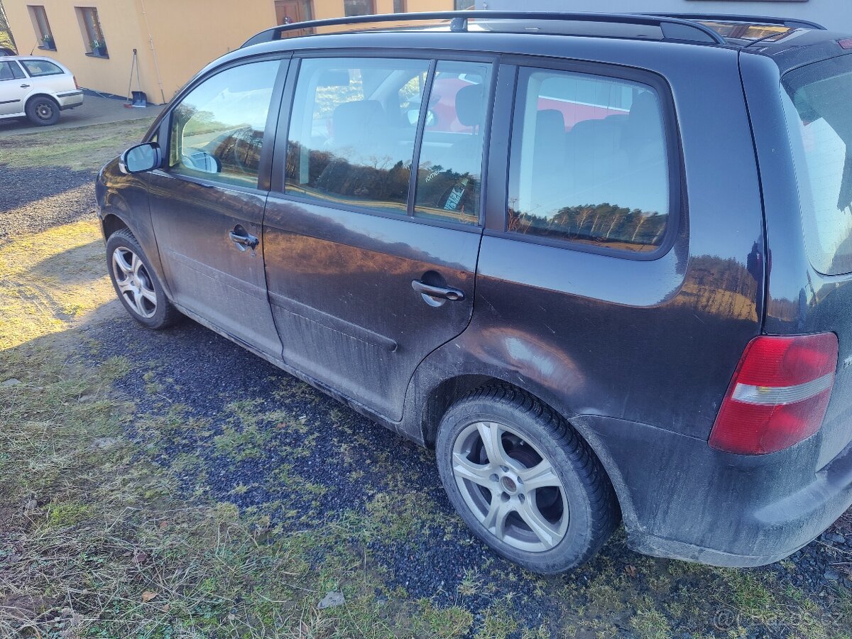 VW Touran 1.9 TDi 2004, 74kW - 7