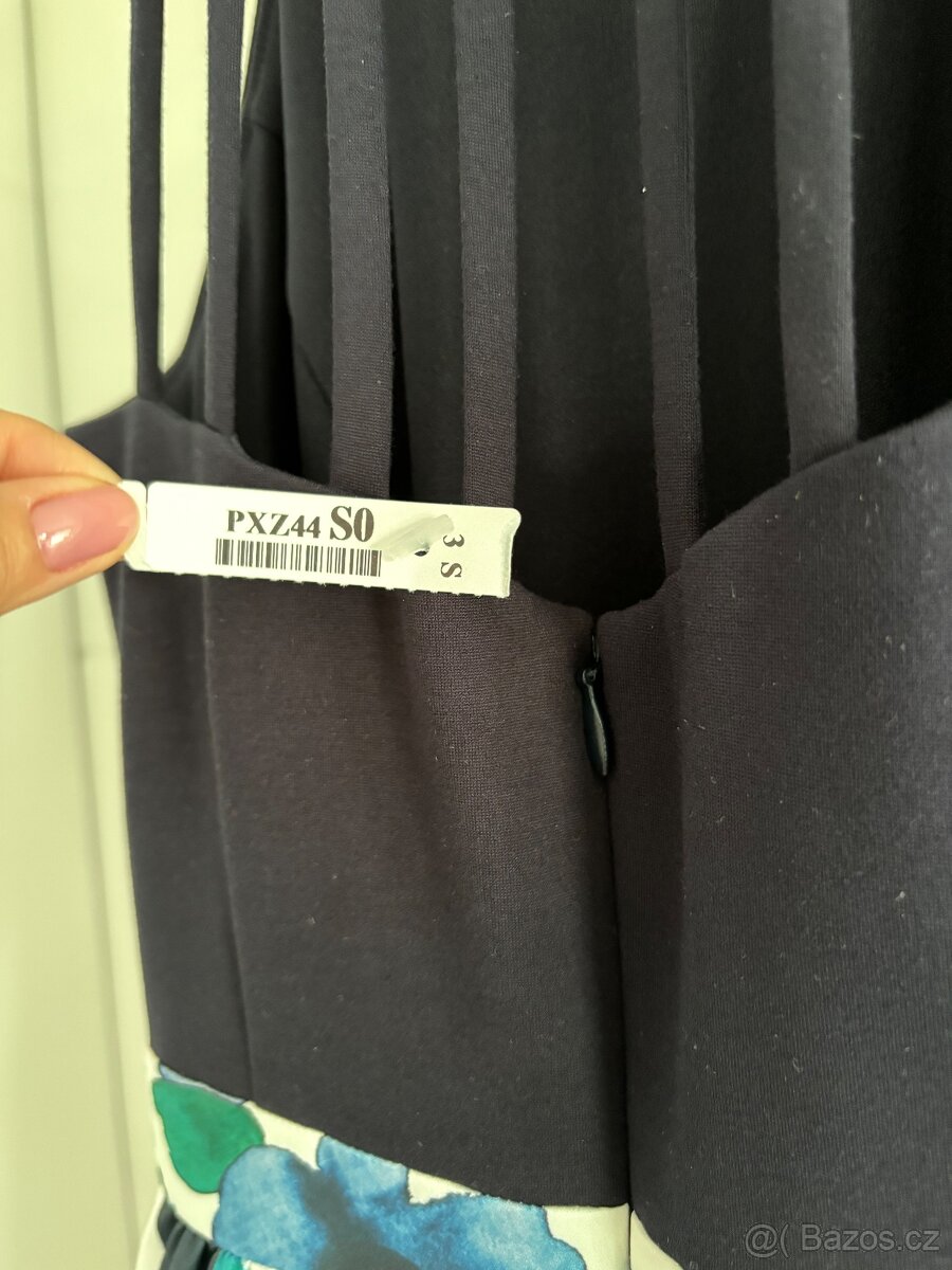 Nové šaty Jake's - 7