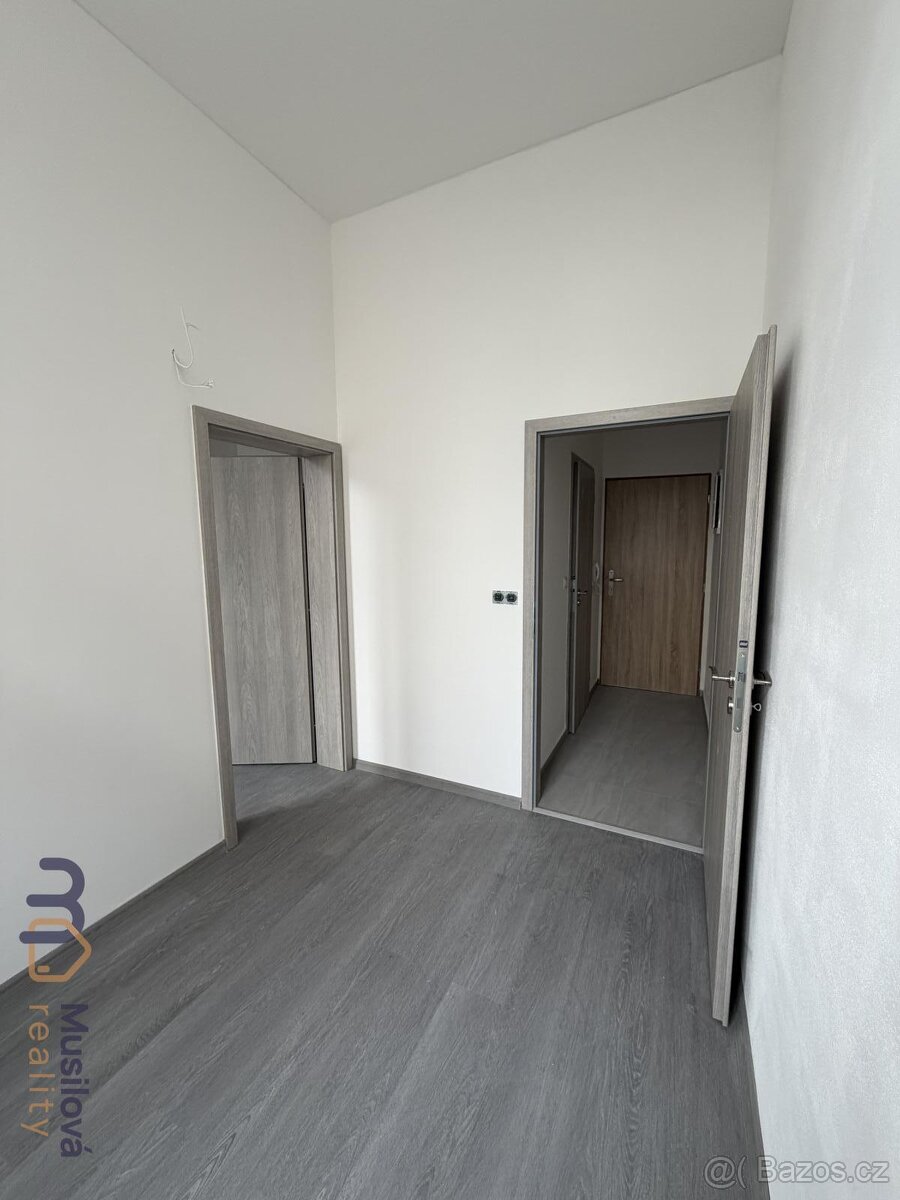 Pronájem bytu 1kk 30 m2 - 7