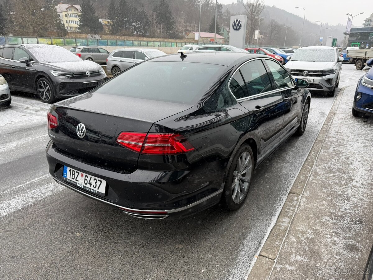 VW PASSAT 1,8 TSI 132kW R-LINE DSG 05/2018, 1.maj ČR 54340km - 7