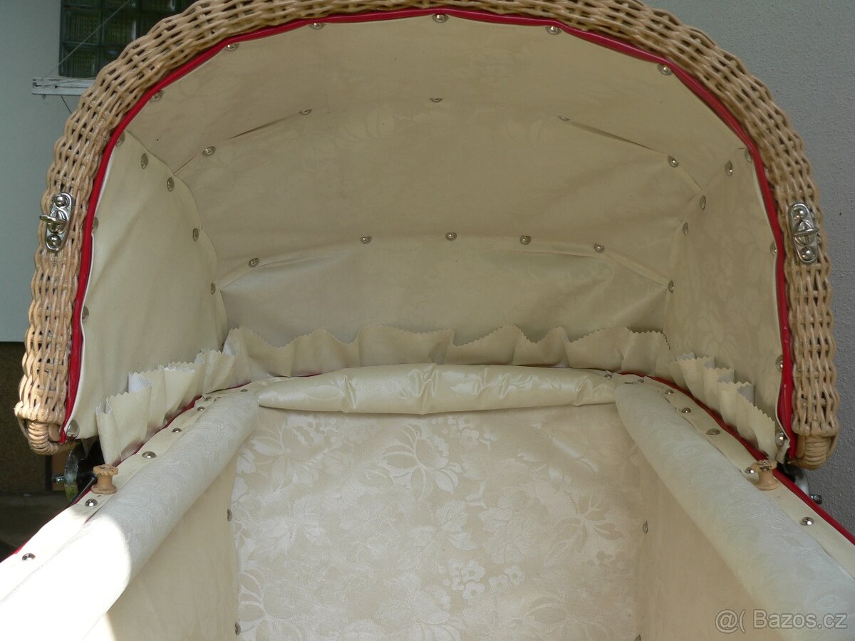 Retro kočárek proutěný pro panenky prodám nebo vyměním - 7