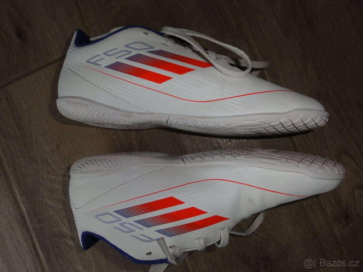 Futsalové kopačky Kipsta vel. 36 a sálovky Adidas vel. 35.5 - 7