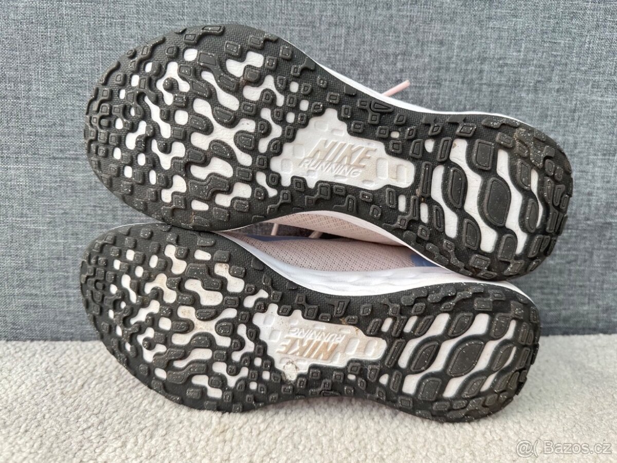 Růžové tenisky Nike, vel. 35,5 - 7